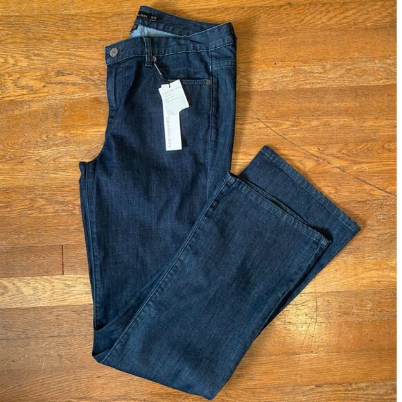 NWT Calvin Klein Jeans Slim Fit Ultimate Bootcut Women Size 14/32 - Picture 1 of 10